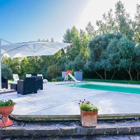 Gambula - Relax And Pool Villa