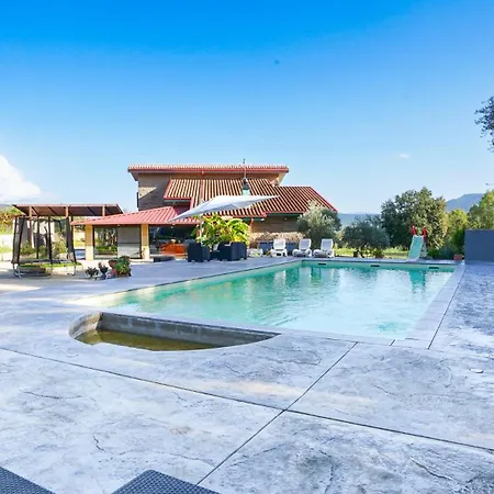 Gambula - Relax And Pool Villa