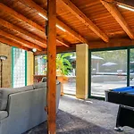 Gambula - Relax And Pool * Perdaxius