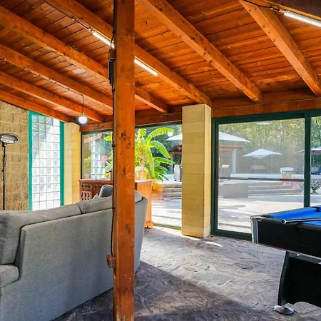 Gambula - Relax And Pool * Perdaxius