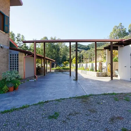 Gambula - Relax And Pool * Perdaxius