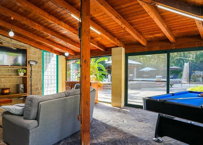 Gambula - Relax And Pool * Perdaxius