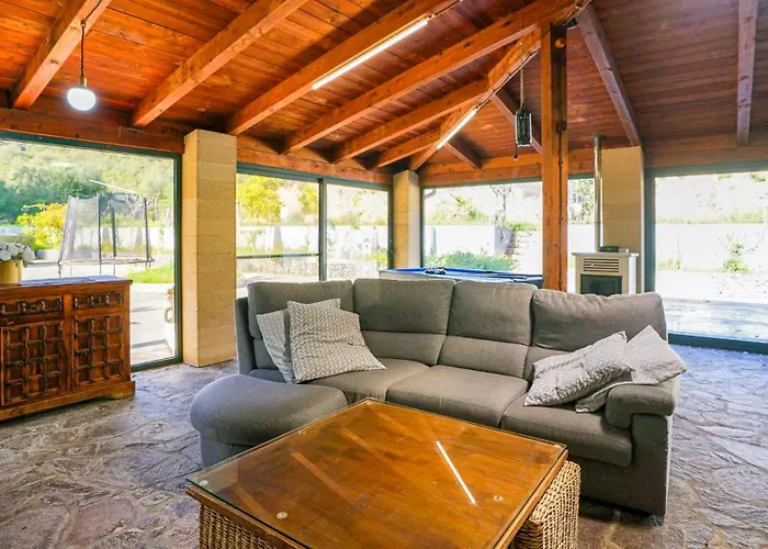 Gambula - Relax And Pool *